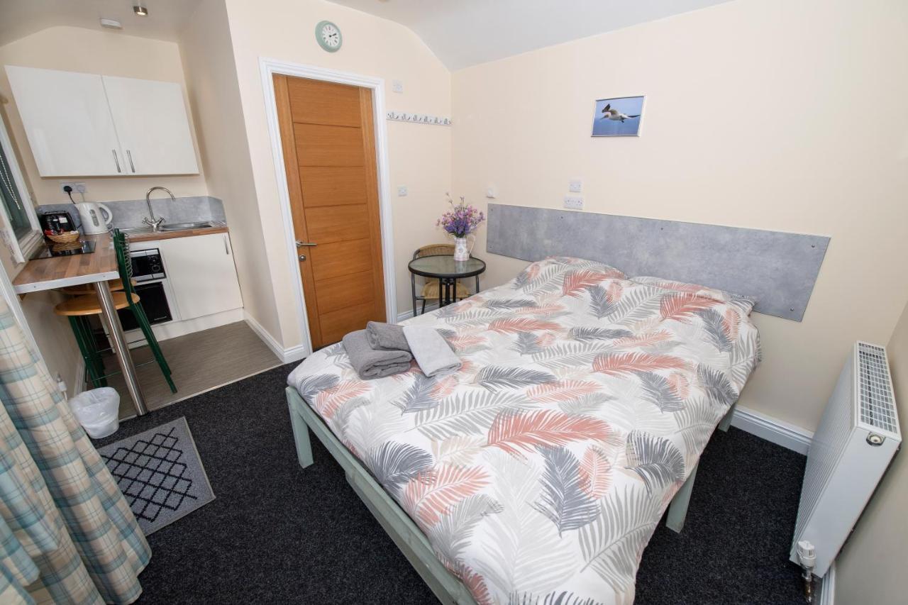 Seaways Glamping, Cedar Apartment Driffield Exterior photo